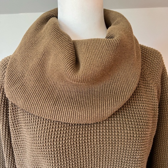 Michael Kors Sweater - Picture 2 of 7